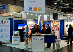 Zoom: MEDICA Messestand der IOS und SYNIOS
