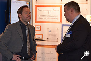 Fachgespräch: André Wolter mit Herrn Bronstert von unserem Partner ICOM - anklicken zum Vergröß
